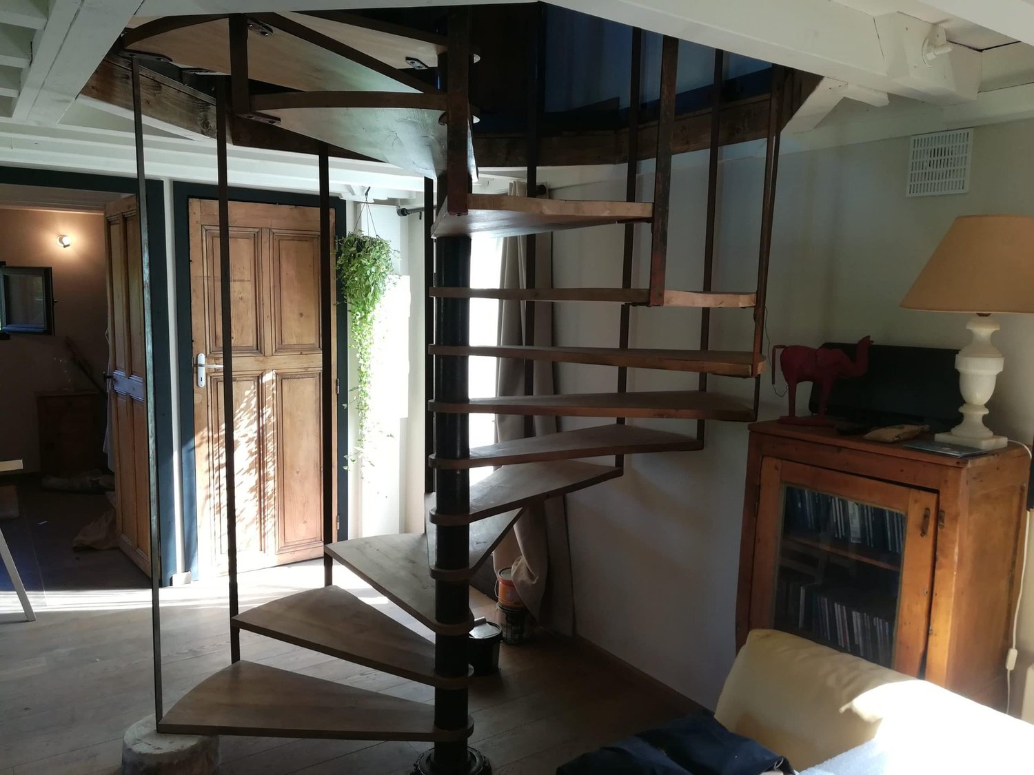 Escalier deux quarts tournants en bois sur mesure